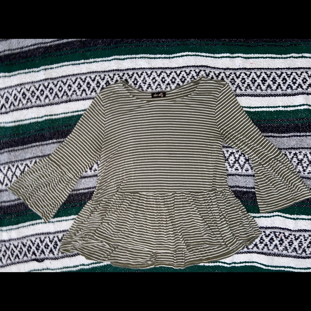 Francescas top - Picture 2 of 2